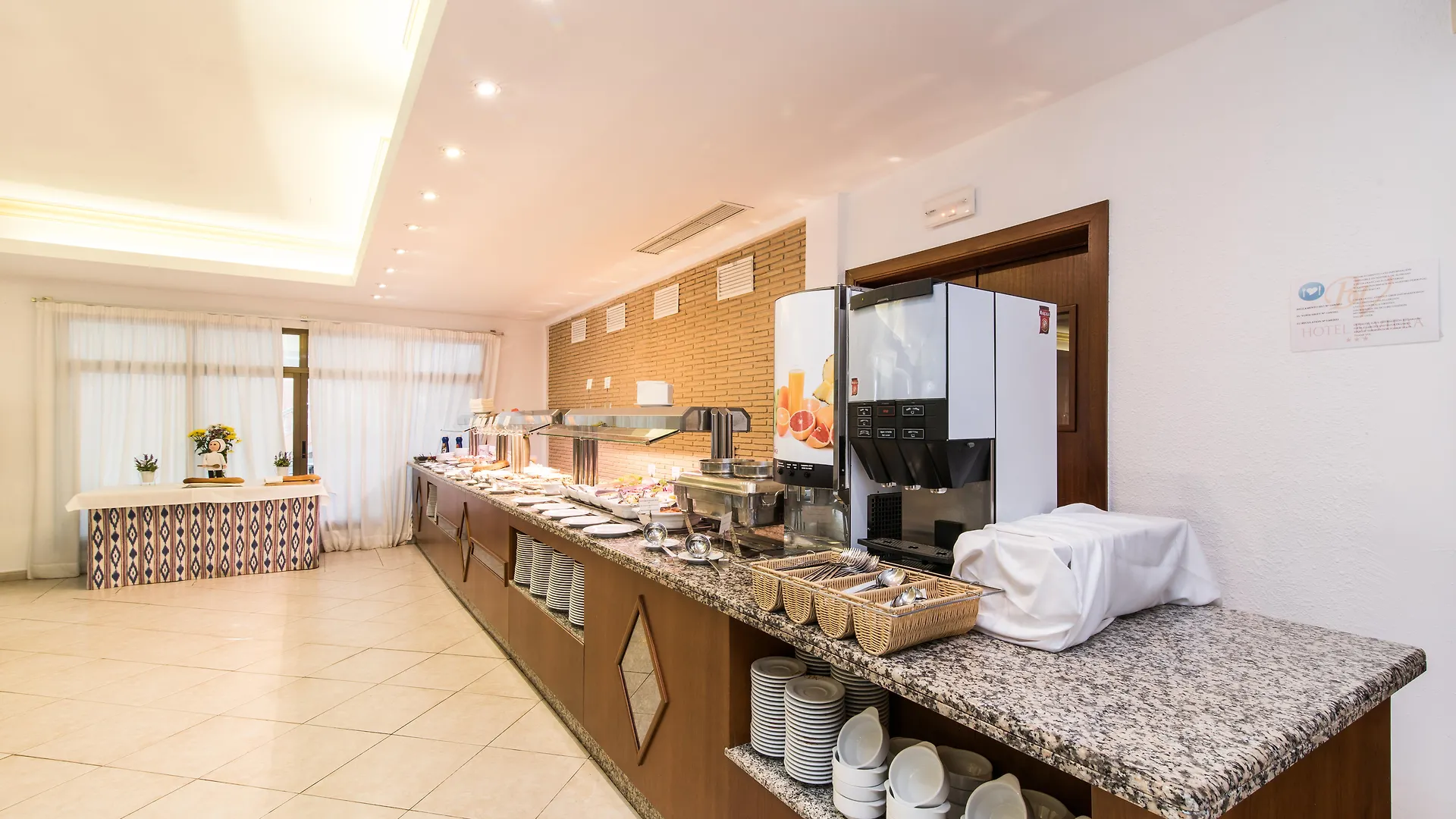 Hotel Baviera Cala Ratjada 4*,